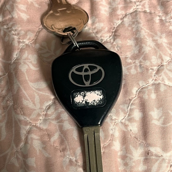 Key - Picture 2 of 5